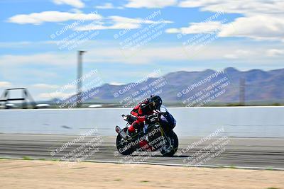 media/Mar-25-2024-Moto Forza (Mon) [[8d4319bd68]]/4-Novice Group/Session 4 Front Straight Speed Pans/